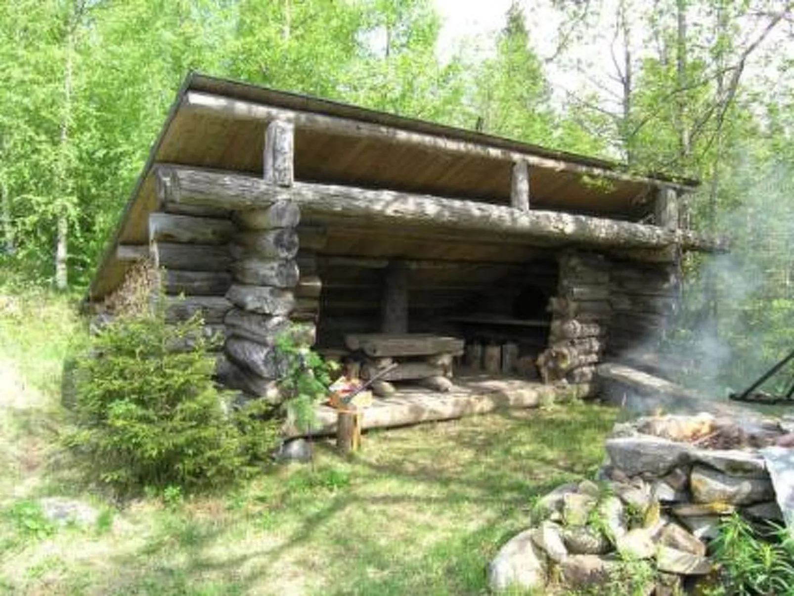 Vaaran loma-asunto-Dedans