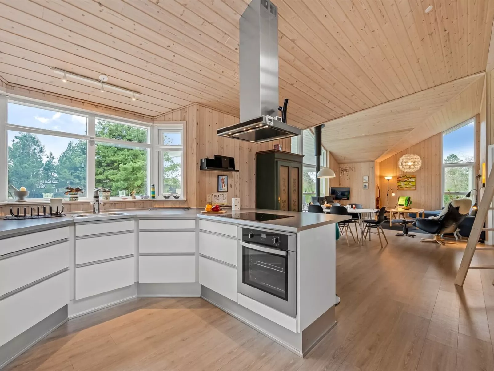 "Teija" - 600m to the fjord-Inside