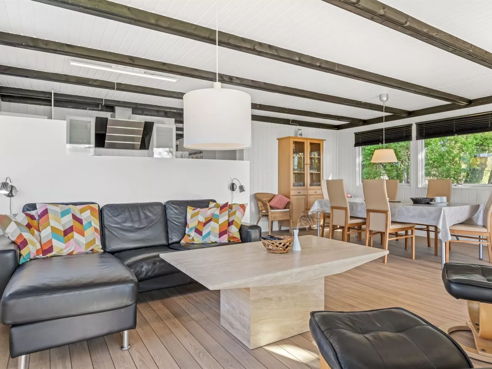 "Ørn" - 5m from the sea-Inside