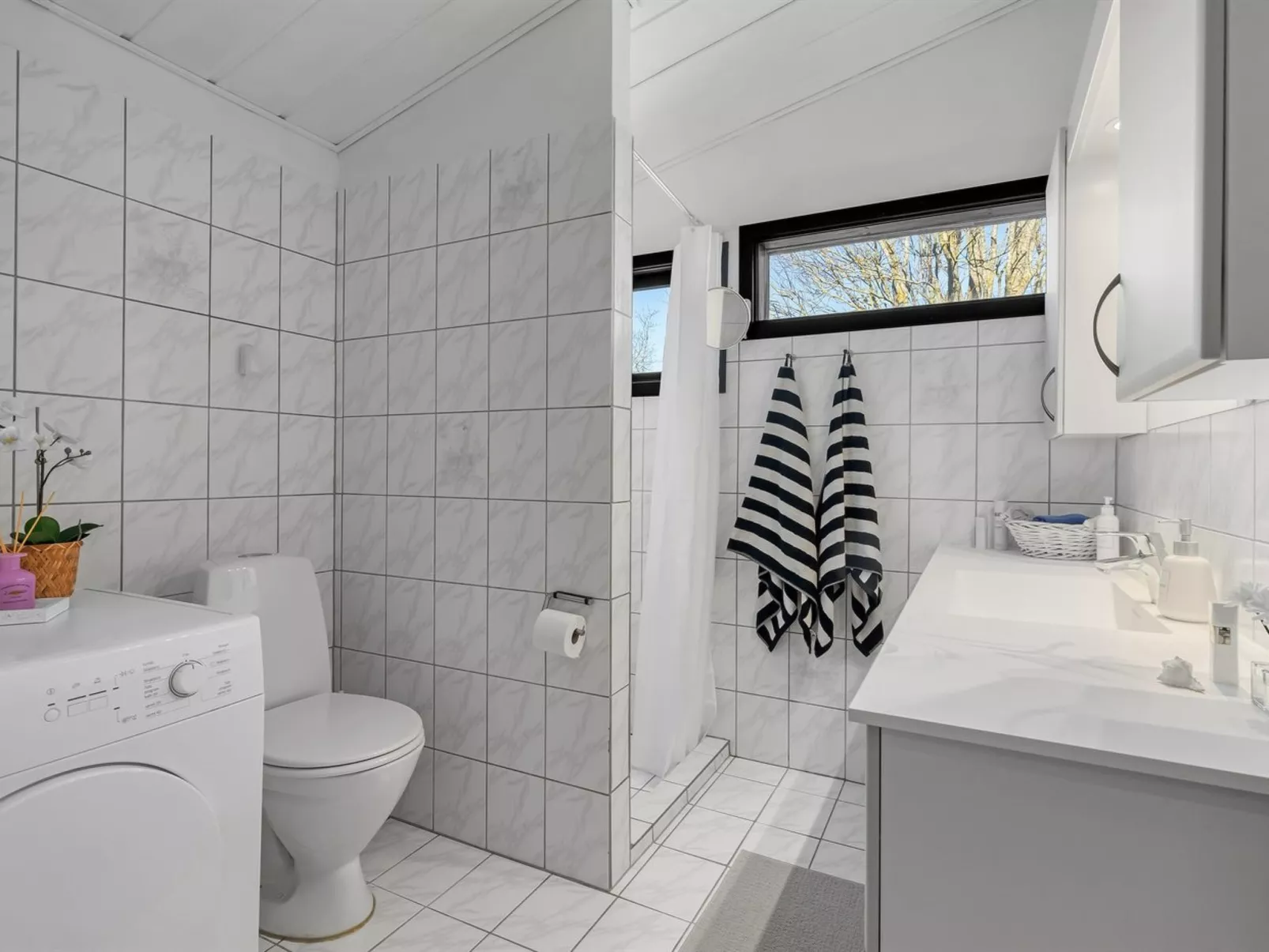 "Etly" - 900m from the sea-Dedans