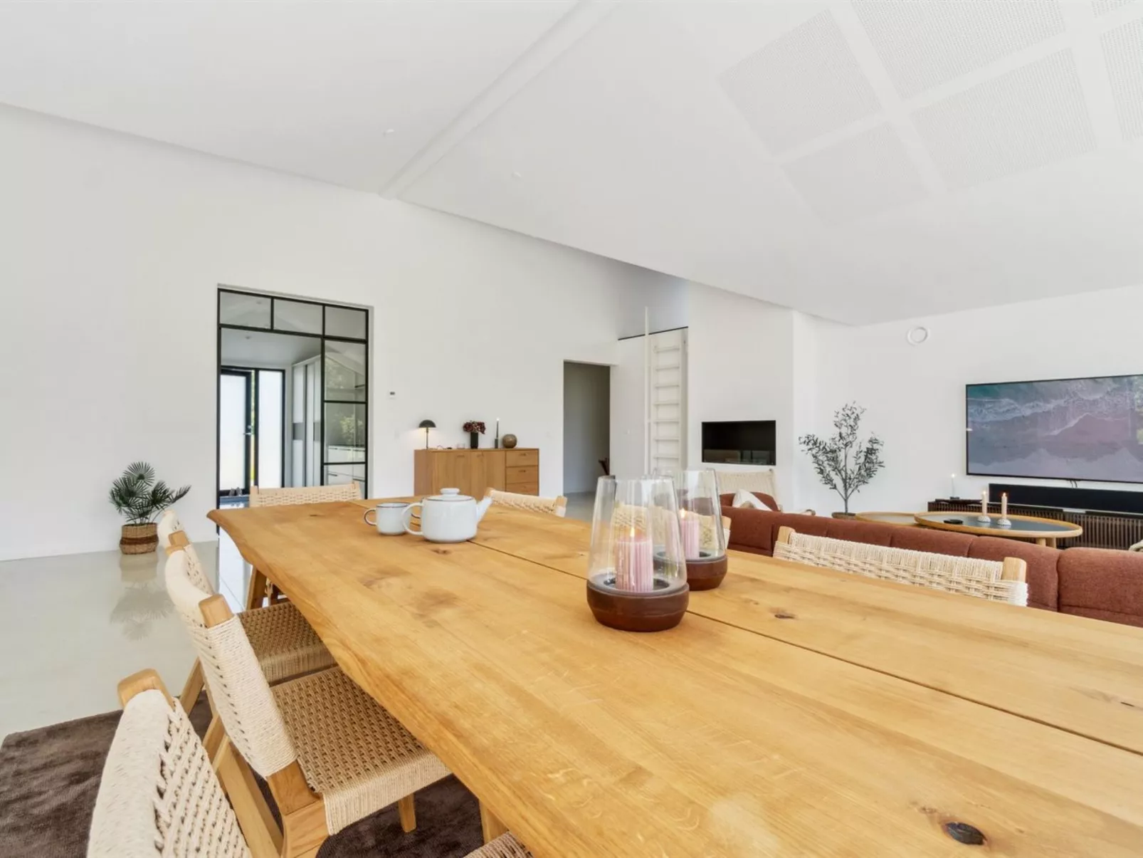 "Tove" - 350m from the sea-Drinnen