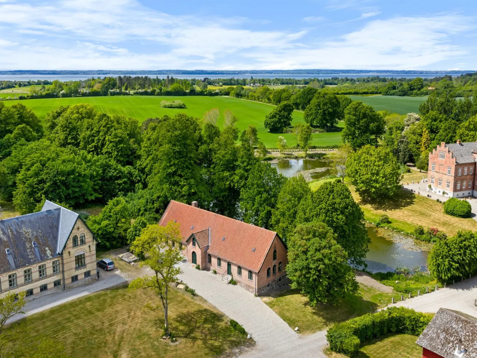 "Brun" - 1.5km from the sea-Outside