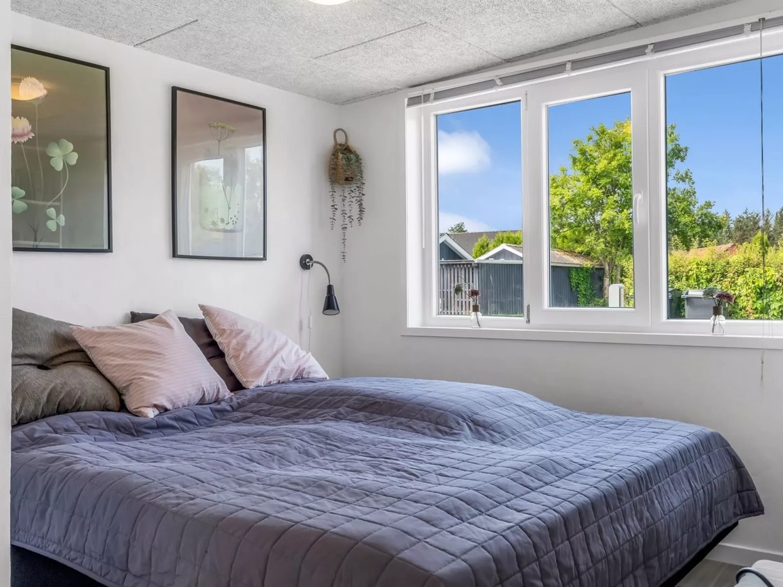 "Elske" -  from the sea-Inside