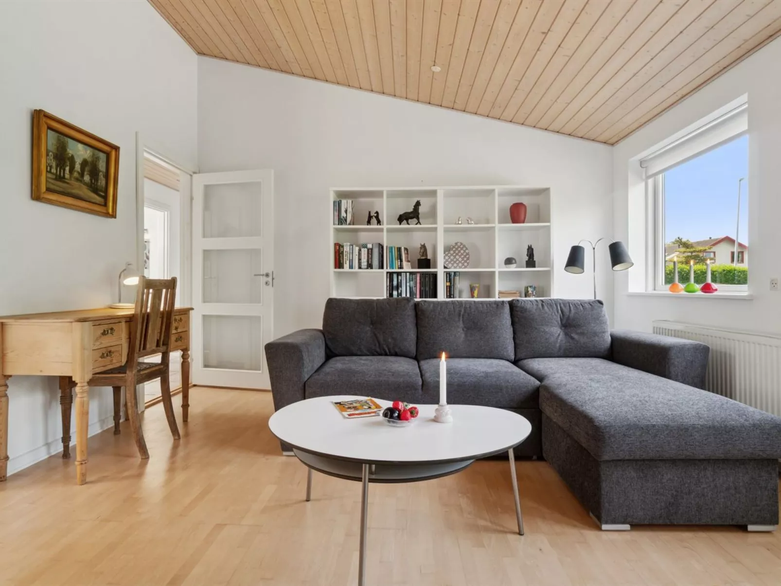 "Dreng" - 250m from the sea-Drinnen