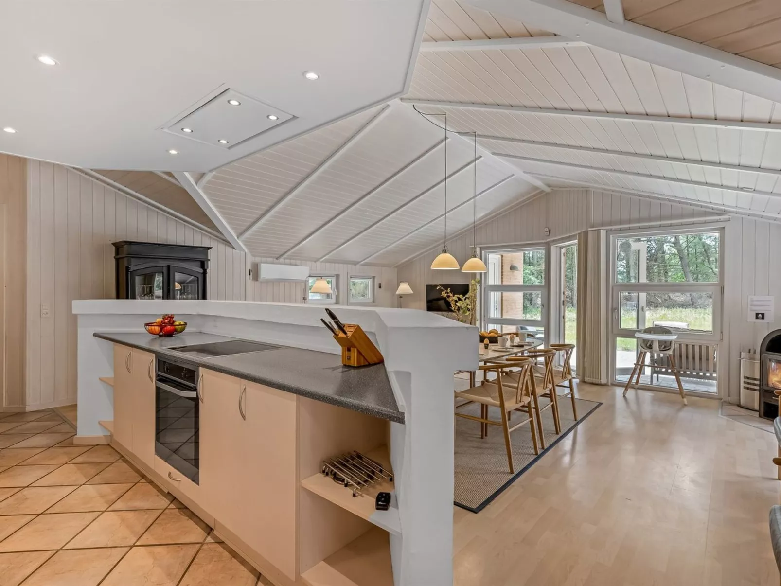 "Batsha" - 1.7km from the sea-Dedans