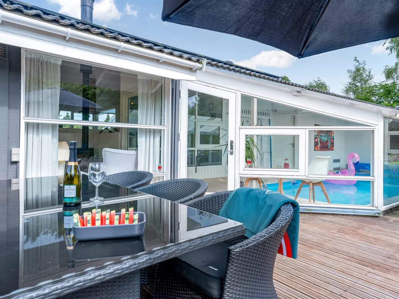 "Ellie" - 700m from the sea-Outside