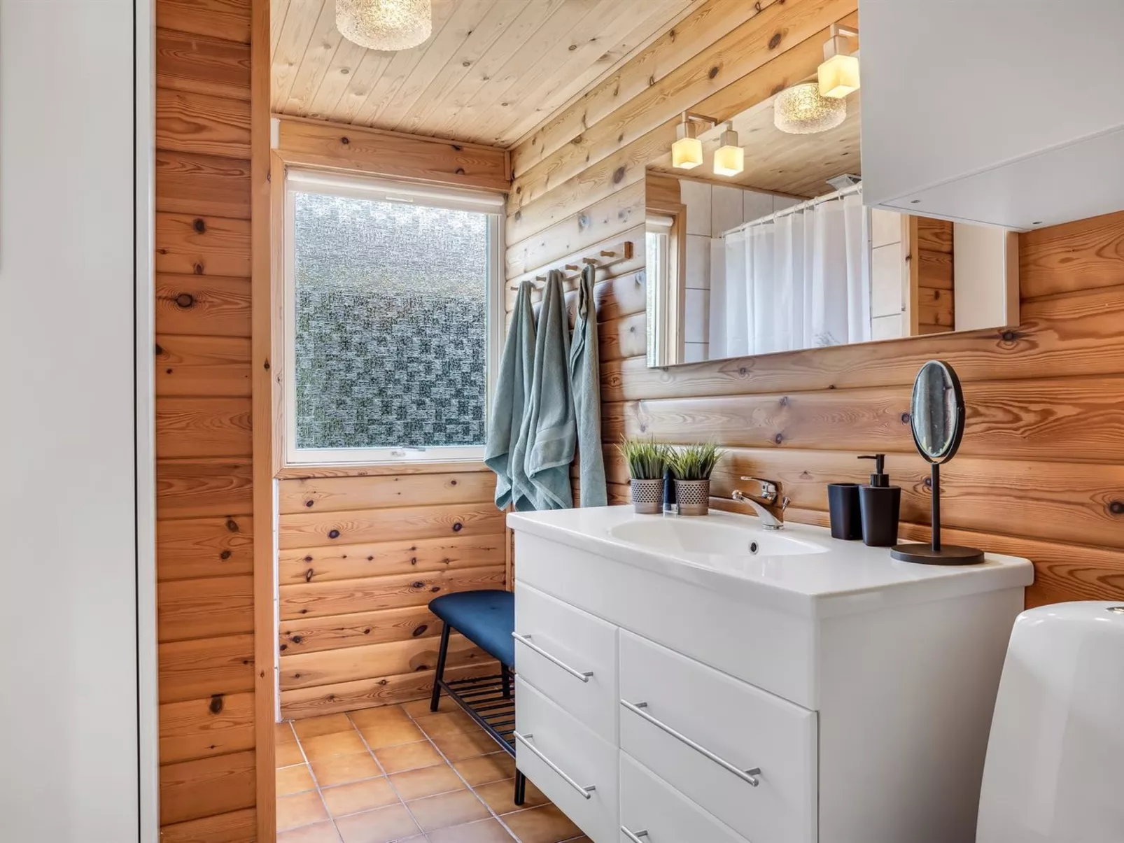 "Laris" - 700m to the fjord-Dedans