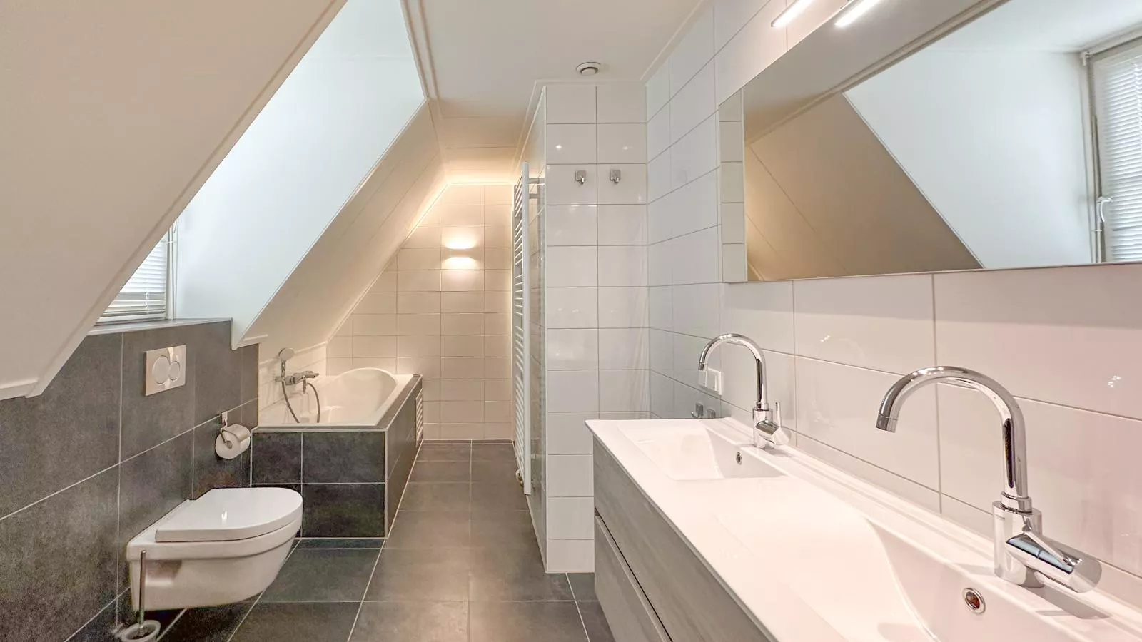 Happy Beach 48-Bathroom