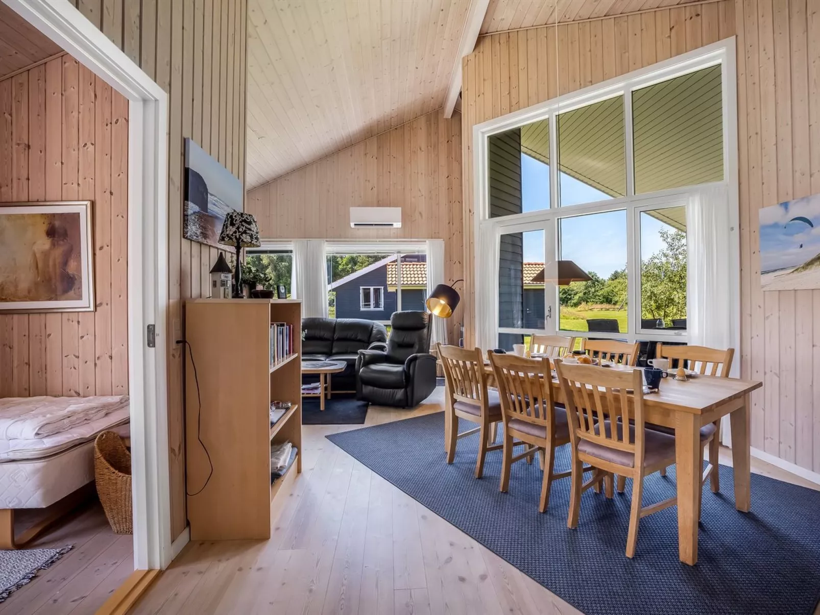 "Ernesta" -  from the sea-Inside