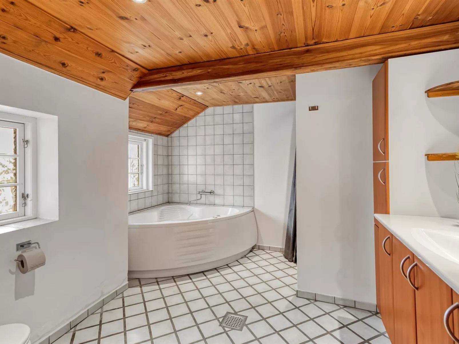 "Yrjö" - 2.5km from the sea-Drinnen