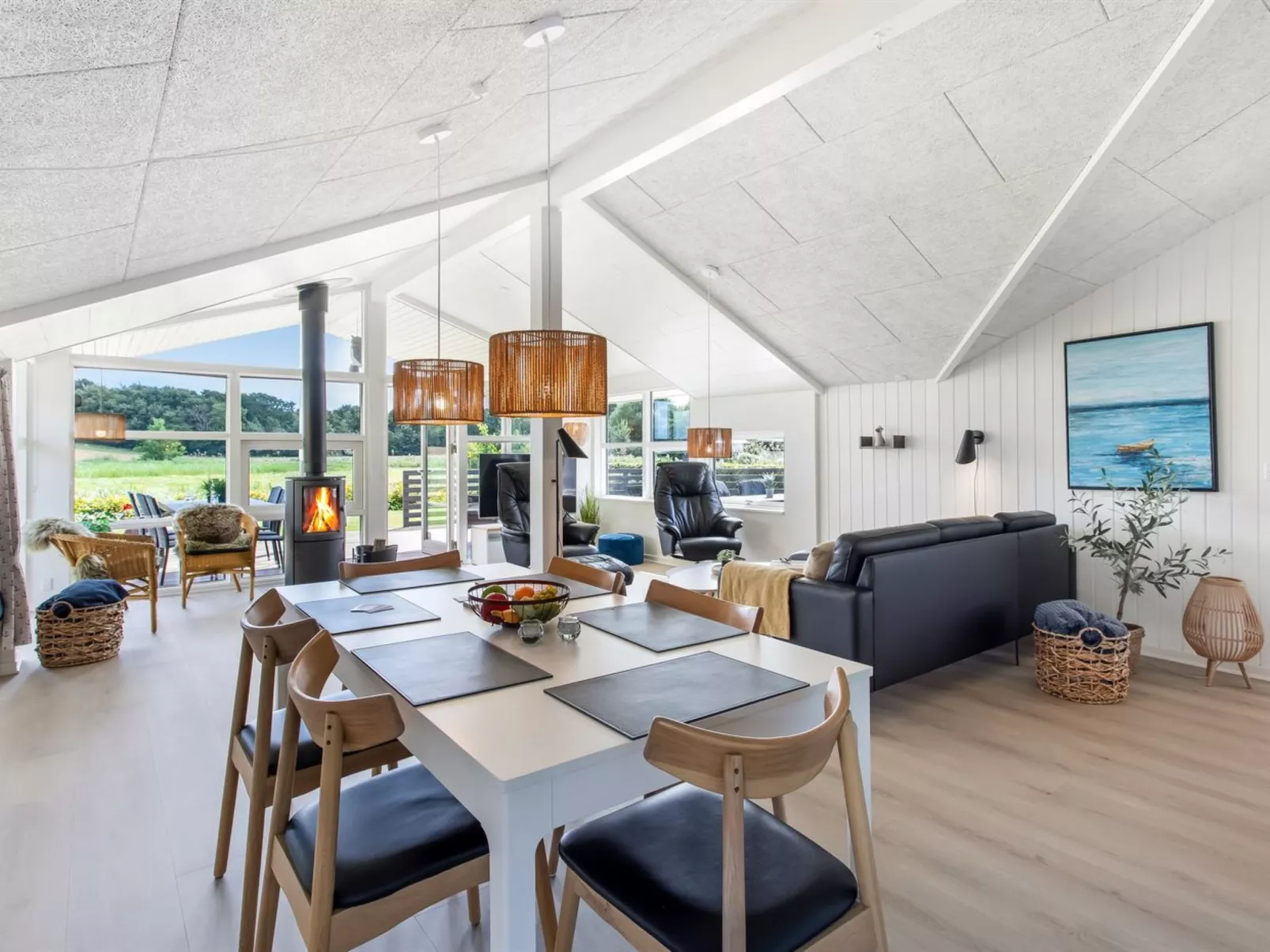 "Eisa" - 75m from the sea-Inside