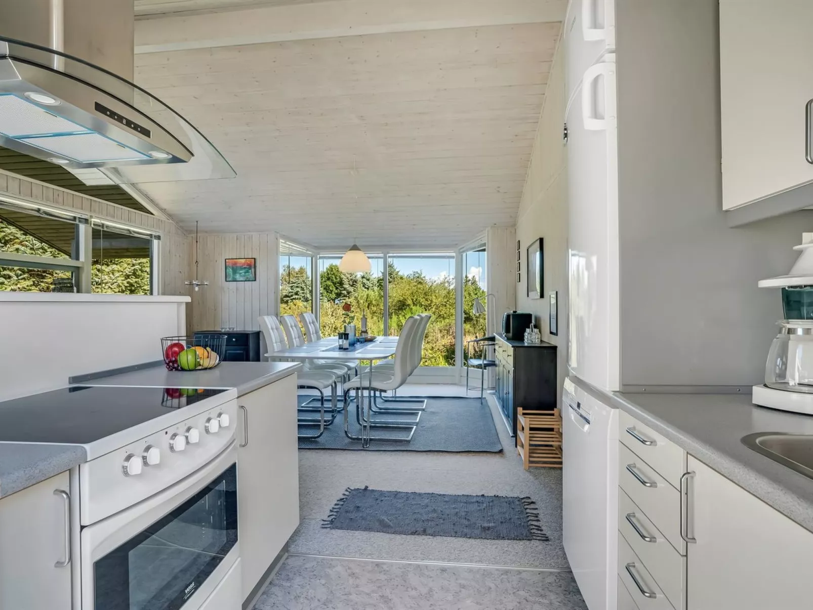 "Marisol" - 250m to the fjord-Drinnen