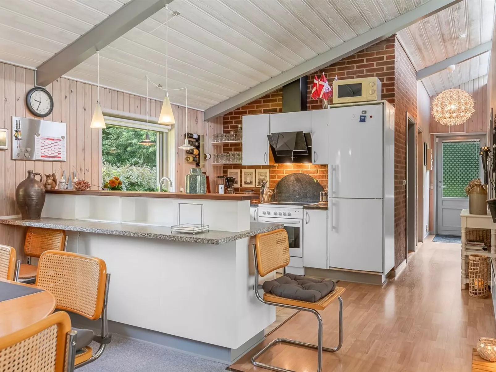 "Anne" - 30km from the sea-Inside