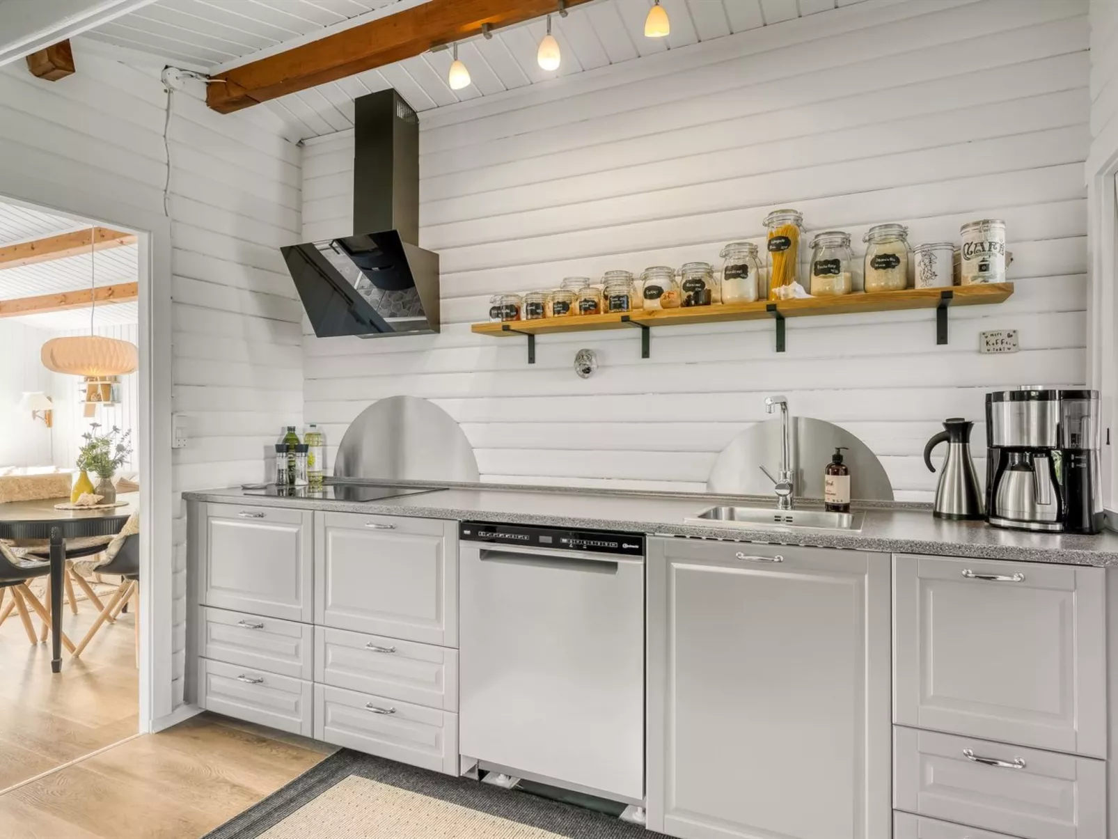 "Berner" - 500m to the fjord-Inside