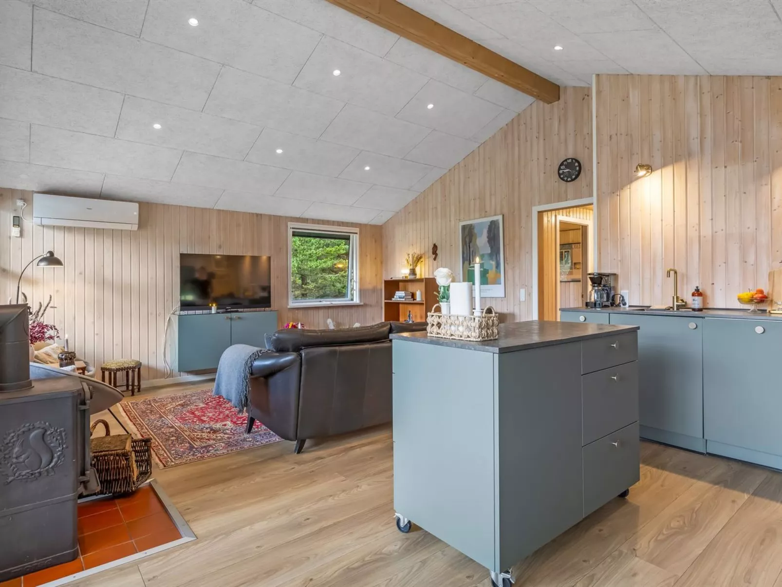 "Tole" - 2km from the sea-Dedans