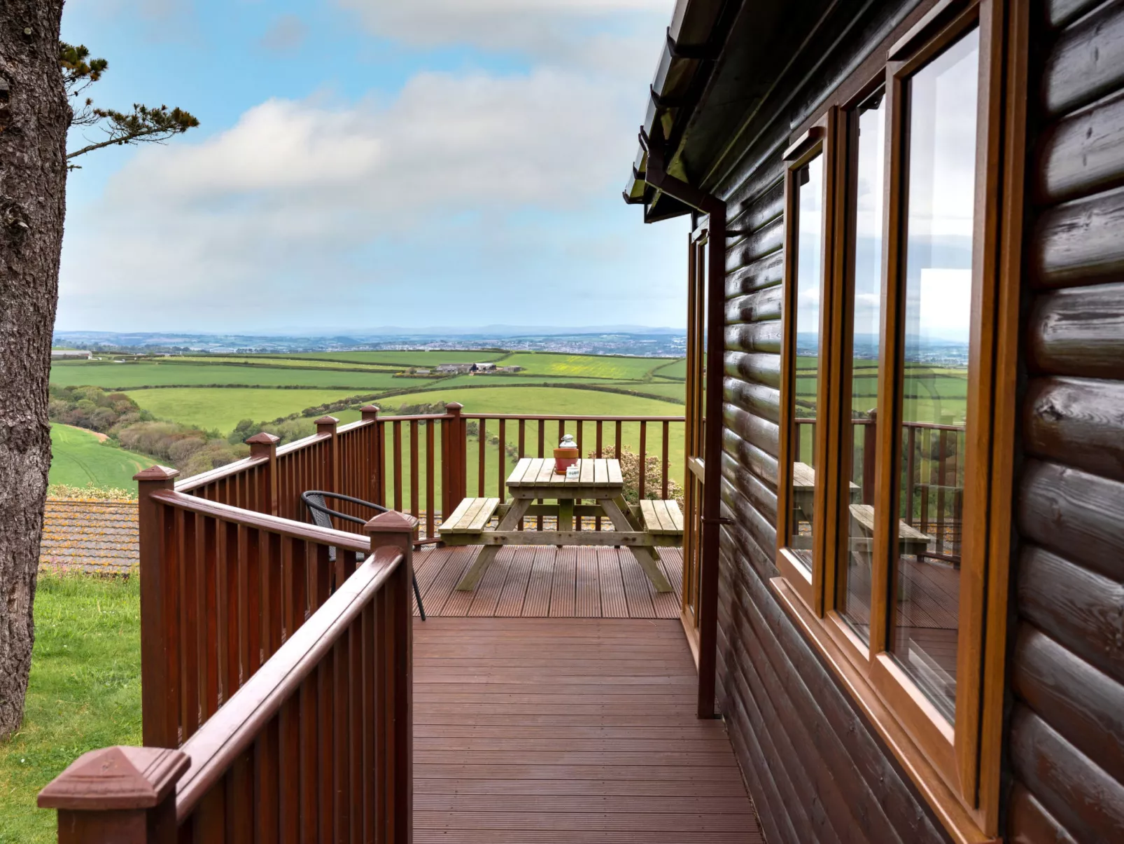 Whitsand Bay Lodge-Draußen