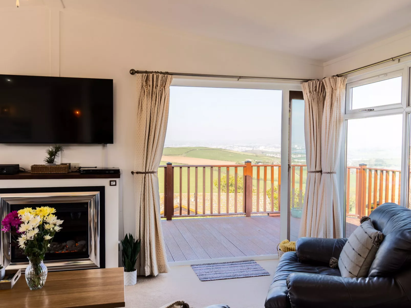 Serendipity Lodge-Inside