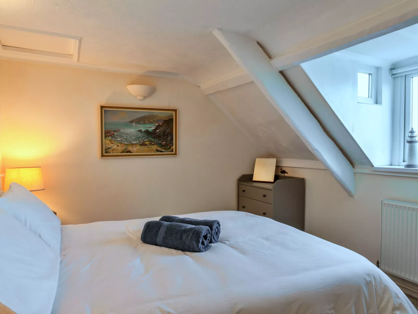 Nor Nour, Cawsand-Dedans