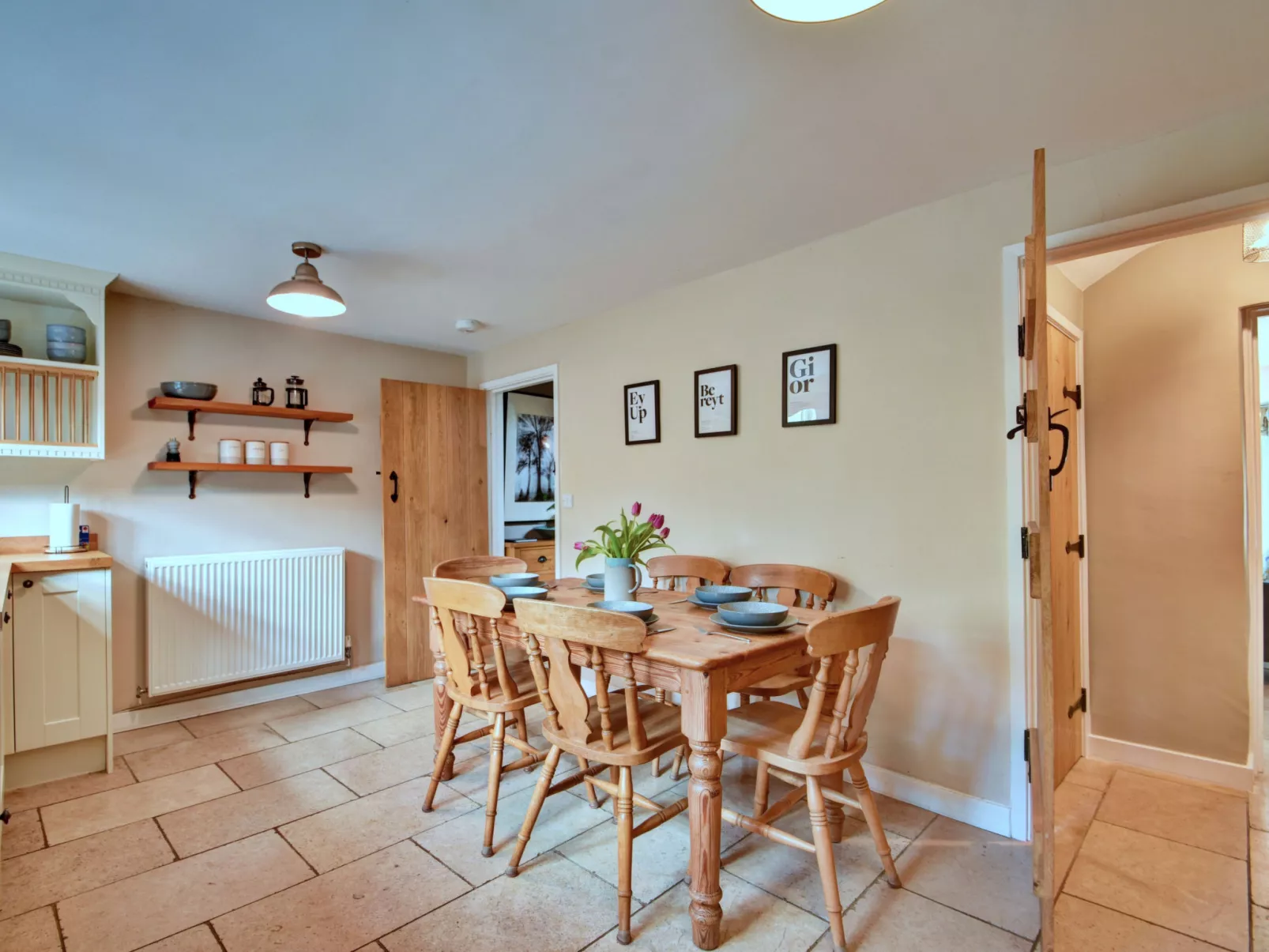 Stable Cottage-Dedans