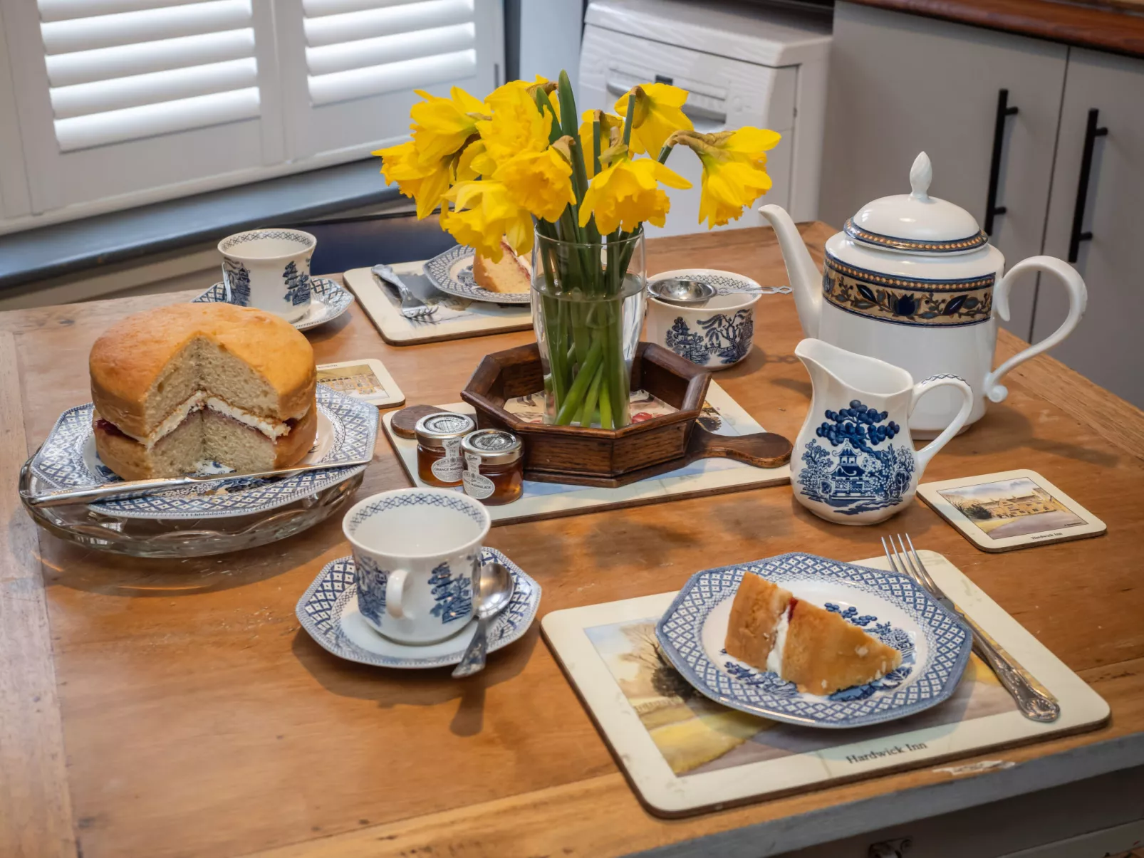 The Old Sunday School & Vestry-Dedans