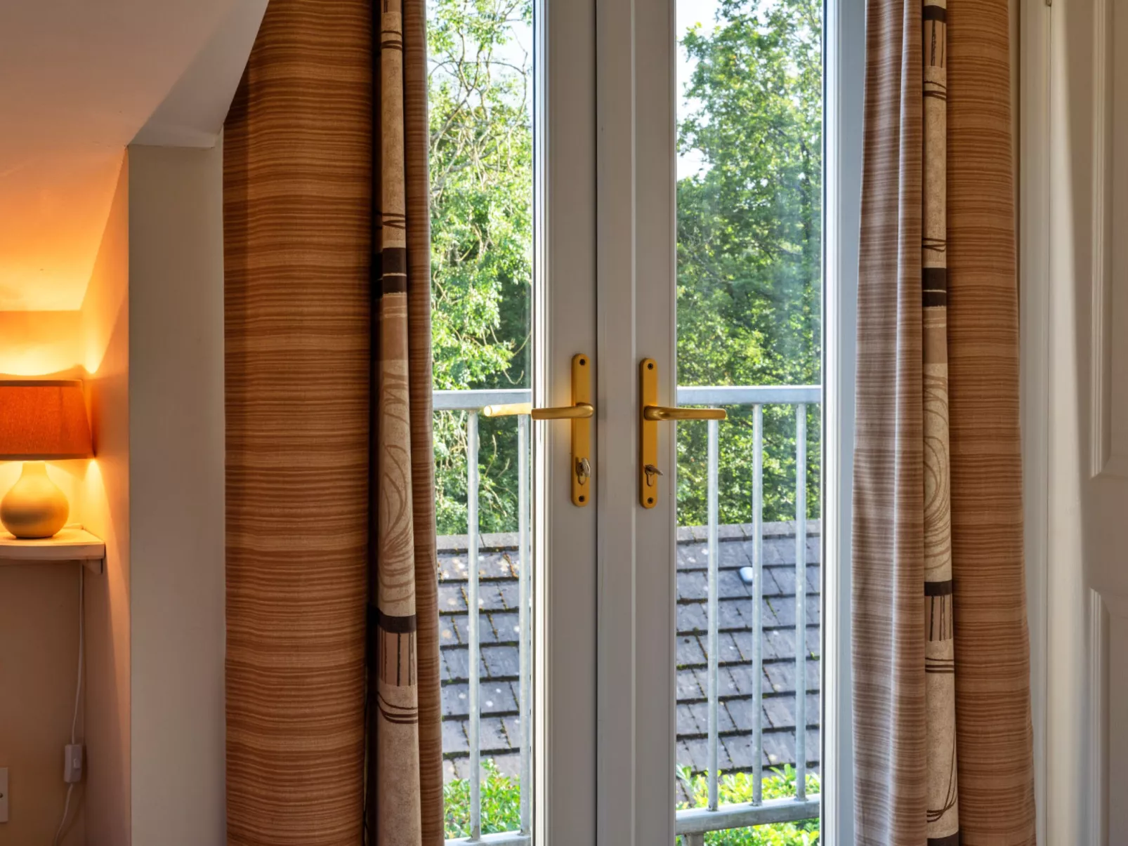 Forest Park Lodge-Dedans