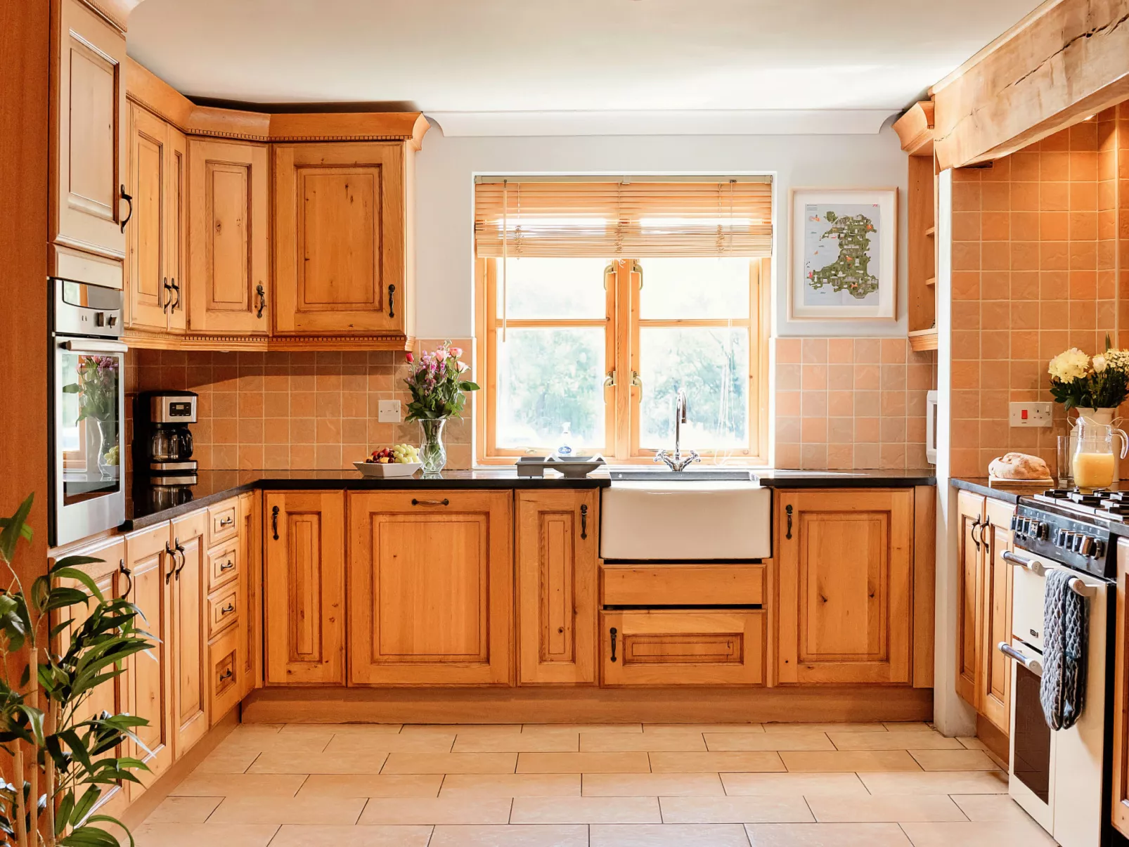 The Welsh Farmhouse-Dedans