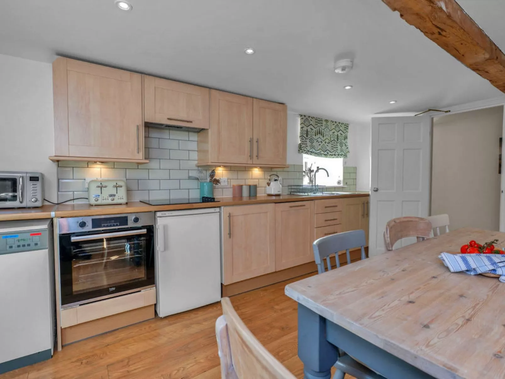 The Wheel House-Dedans