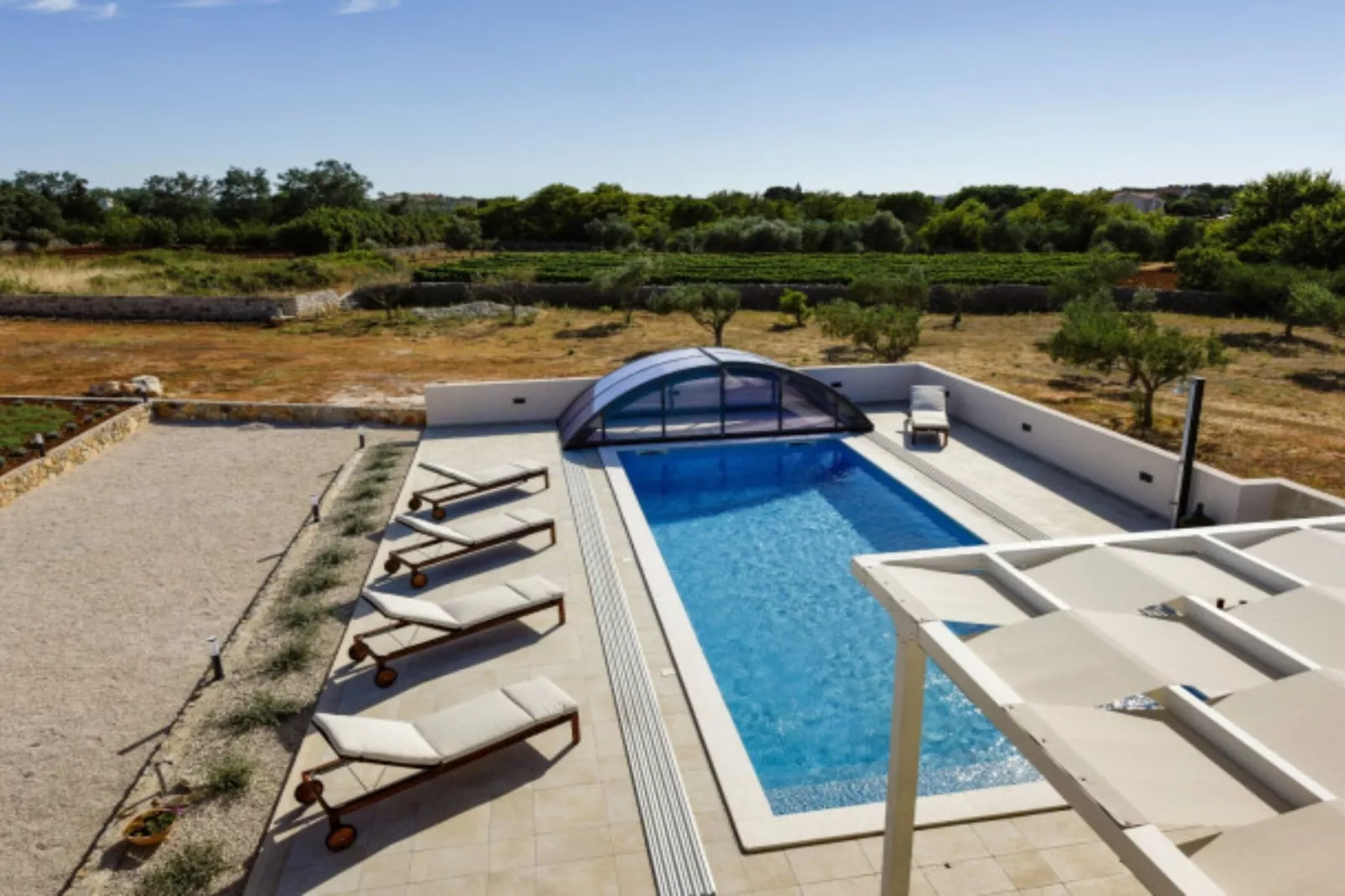 RUSTIC VILLA PEROSA WITH HEATED POOL-Schwimmbad