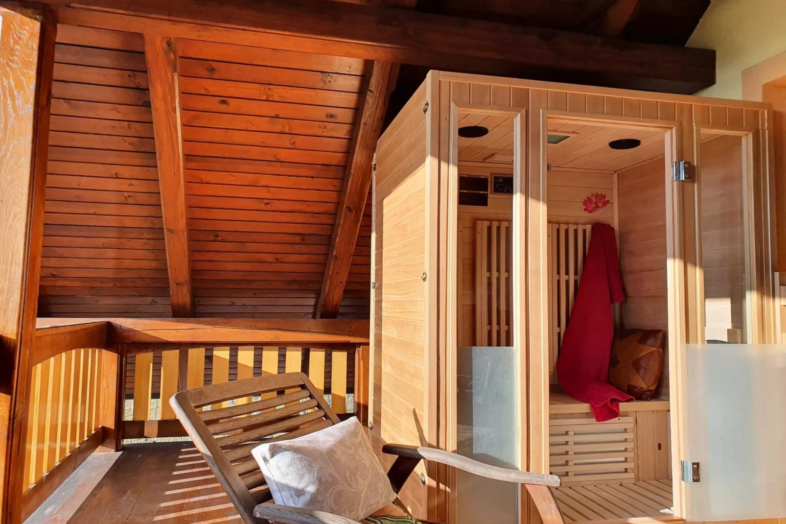 Vivid Hillside Country House with Hot-Tub and Sauna - Two Bedroom Country House-Terrace balcony