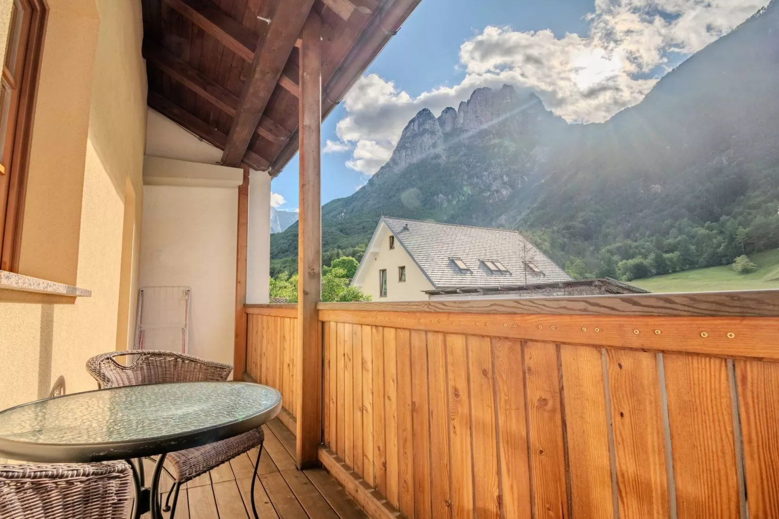 Log pod Mangartom Amazing Apartment with Balcony - One Bedroom Apartment with Balcony-Aussicht