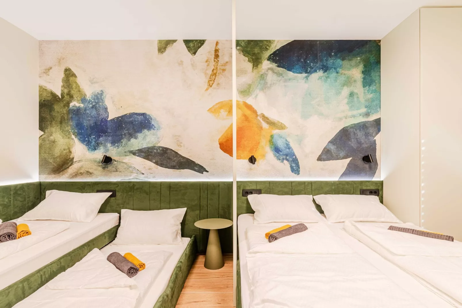 Bovec Chic Apartment with Sauna - One Bedroom Apartment with Balcony-Schlafzimmer