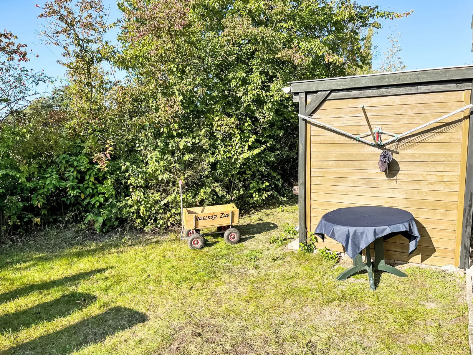 Inselkoje Zwo-Draußen