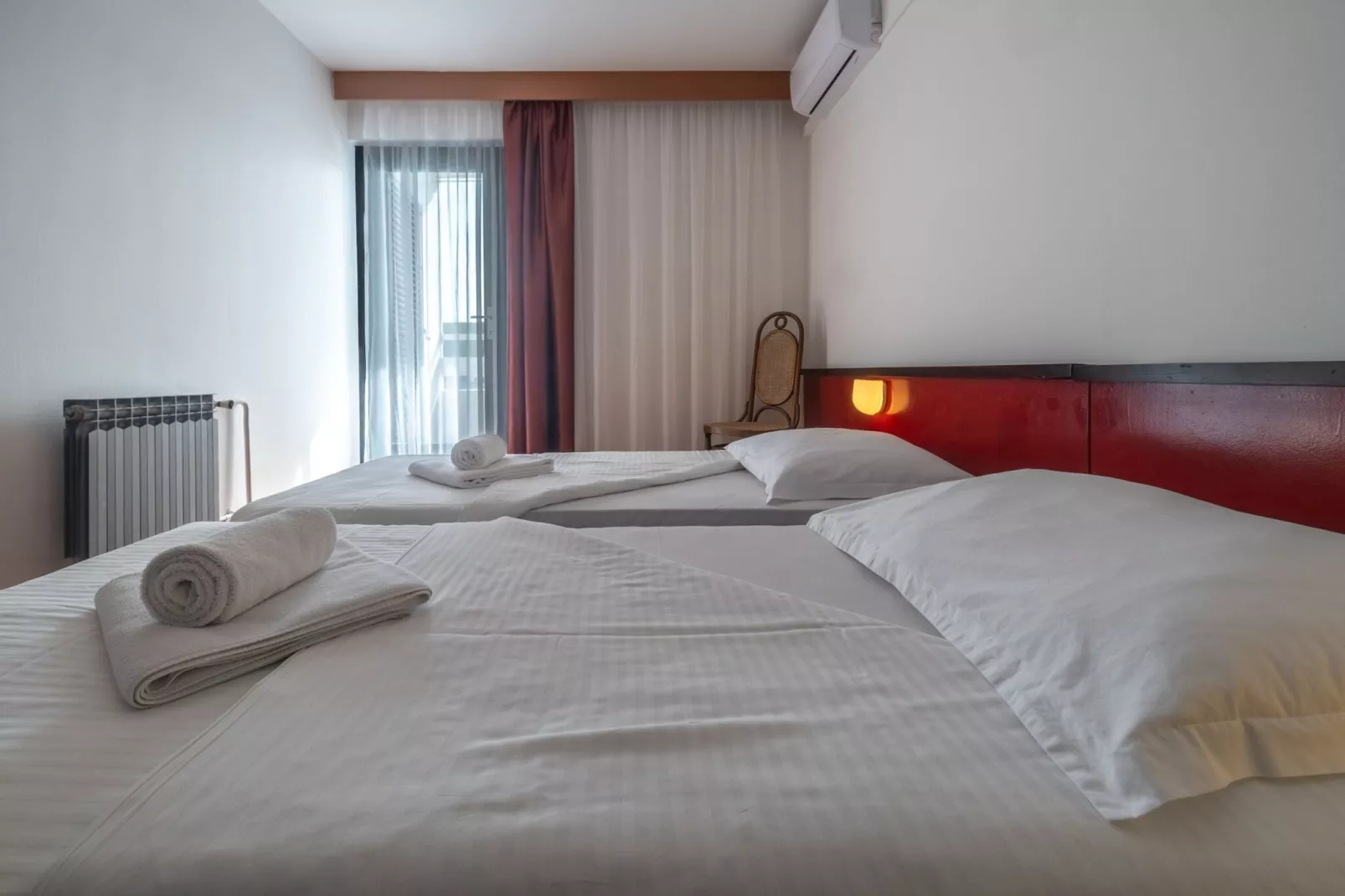 Hotel Issa - Double Room Sea View 8 - Schlafzimmer