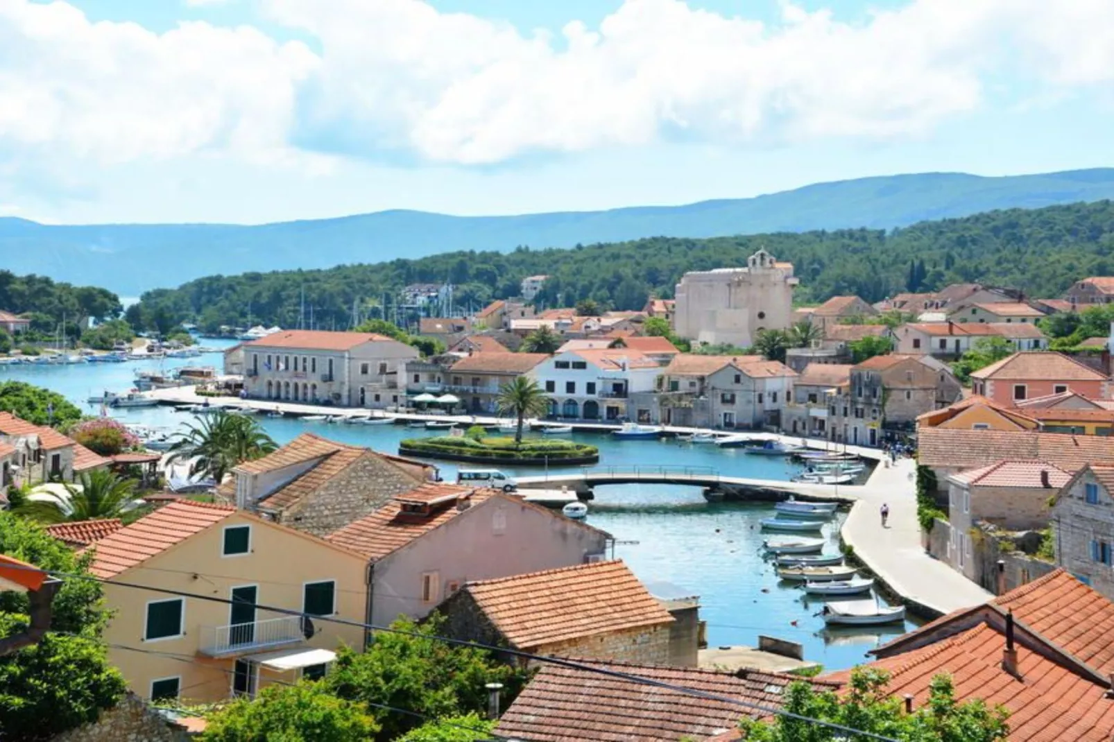 One Bedroom Apartment with Balcony and Sea View 2-Im Freien