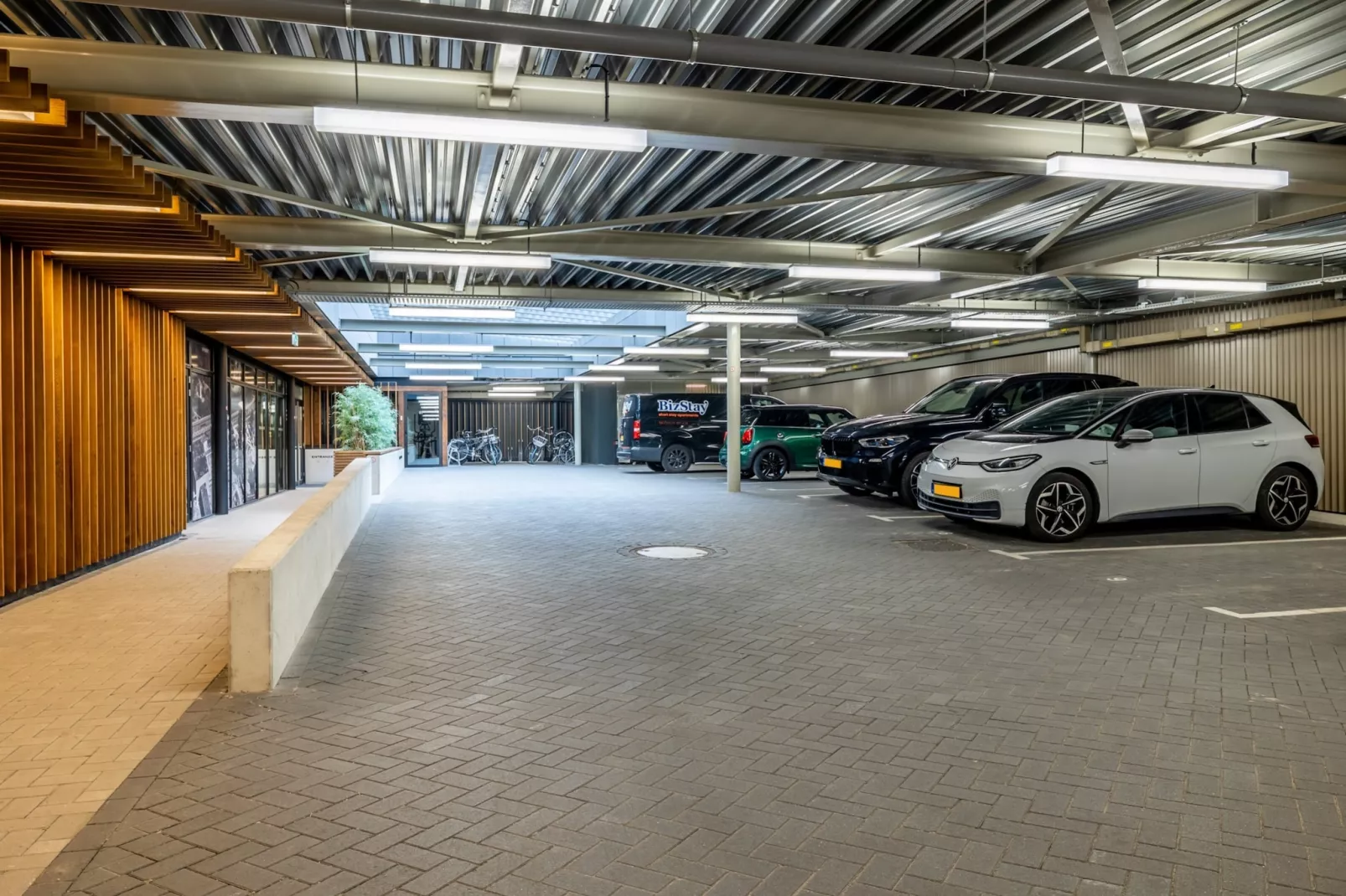 Toren van Oud 4-Facilities