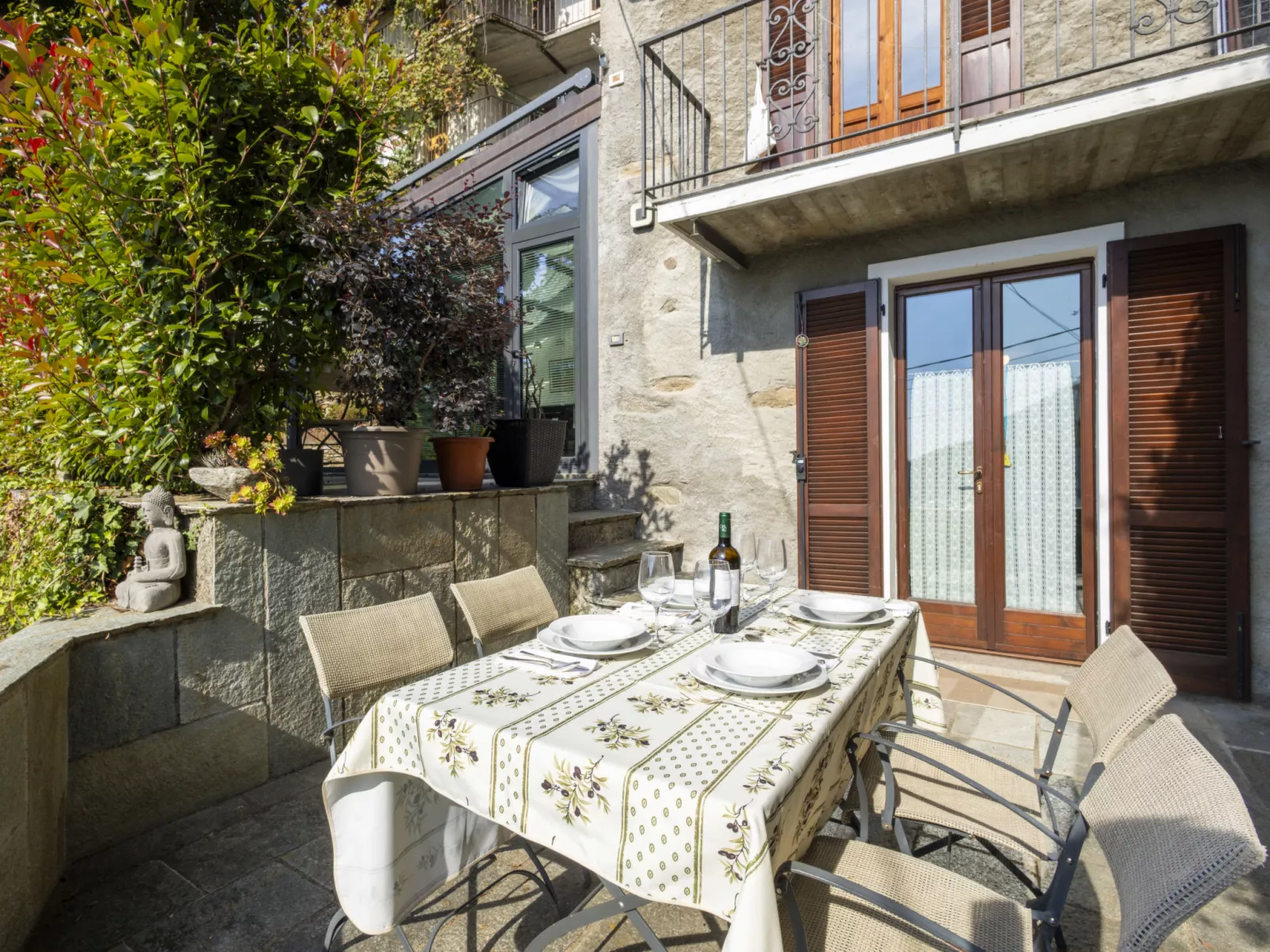 La Maison de Tobie-Outside