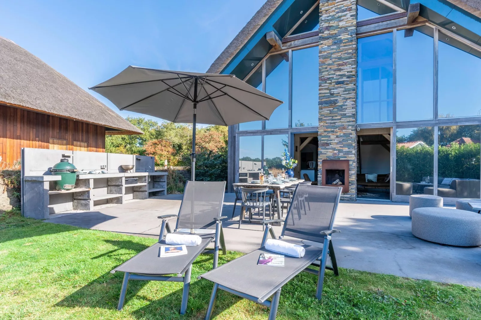 Villa Buytenplaats 181-Gardens in summer