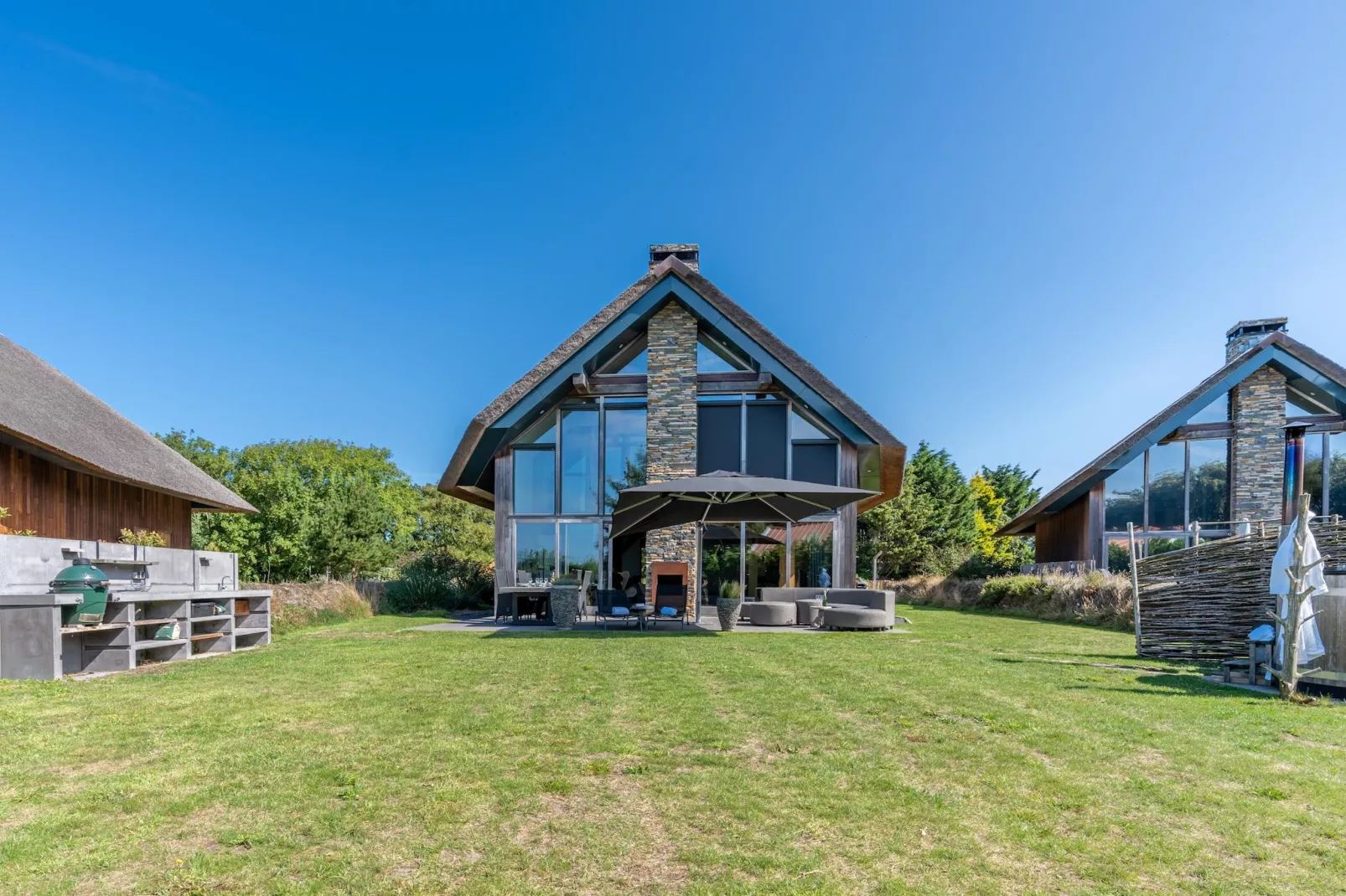 Villa Buytenplaats 183-Gardens in summer