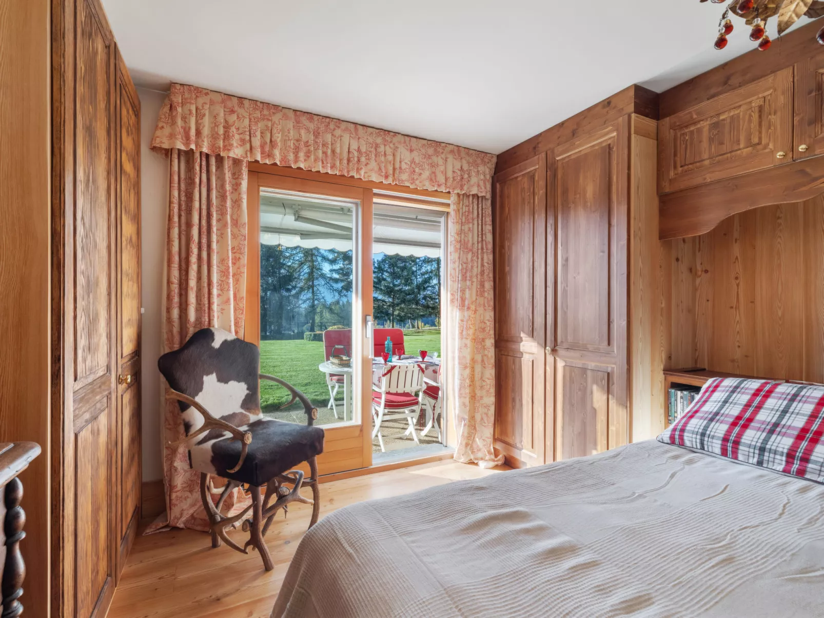 Les Pierres C 3-Drinnen