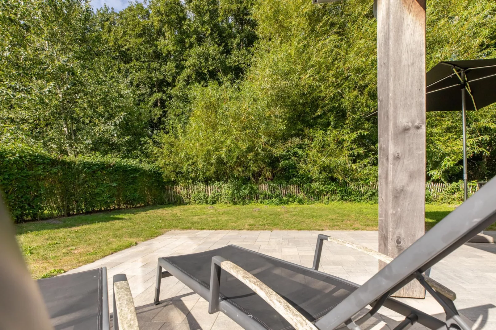 Zonnedorp 23 Zeeland Huis Renesse: Luxury Beach Holiday | Close to North Sea-Jardins en été