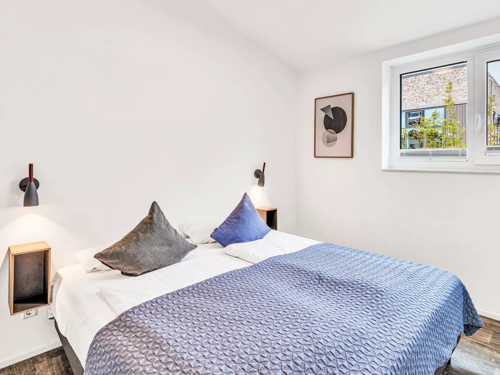 Zwischen den Hügeln (153) - Inside