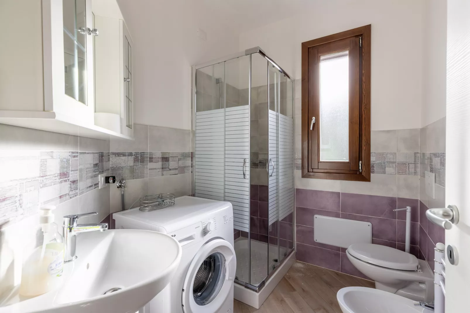 TRILO 1 MAREBLU 1P-Bathroom