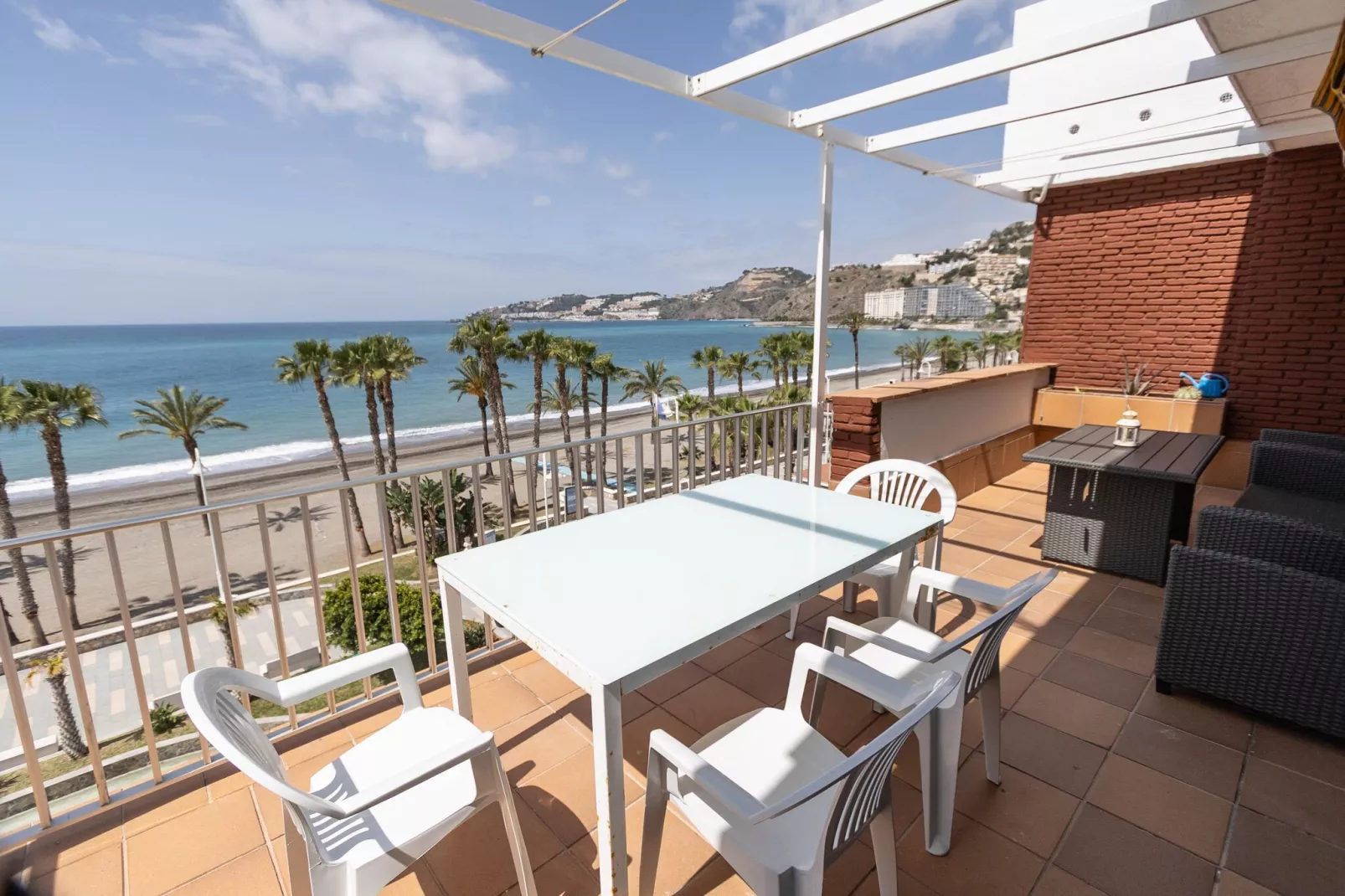 CT 383 GR - Faro's Almuñecar Beachfront for 4-Terrace balcony