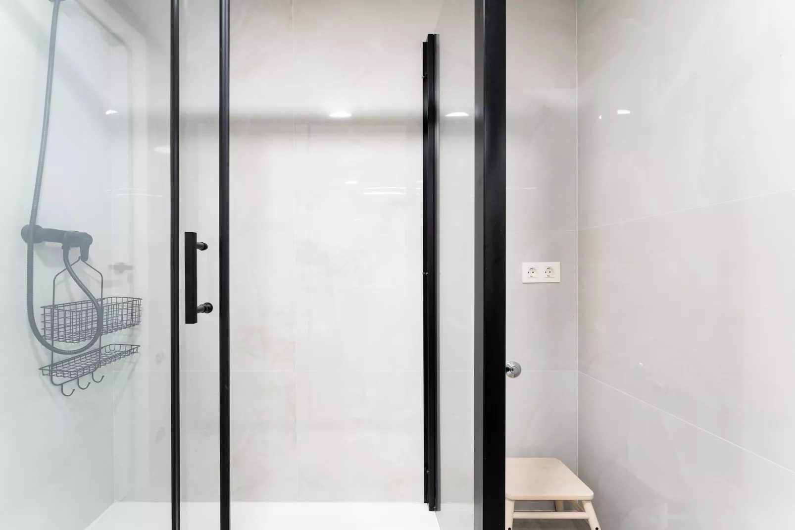 CT 393 - Faro's Soulrise Rooftop - Marbella Beach-Bathroom