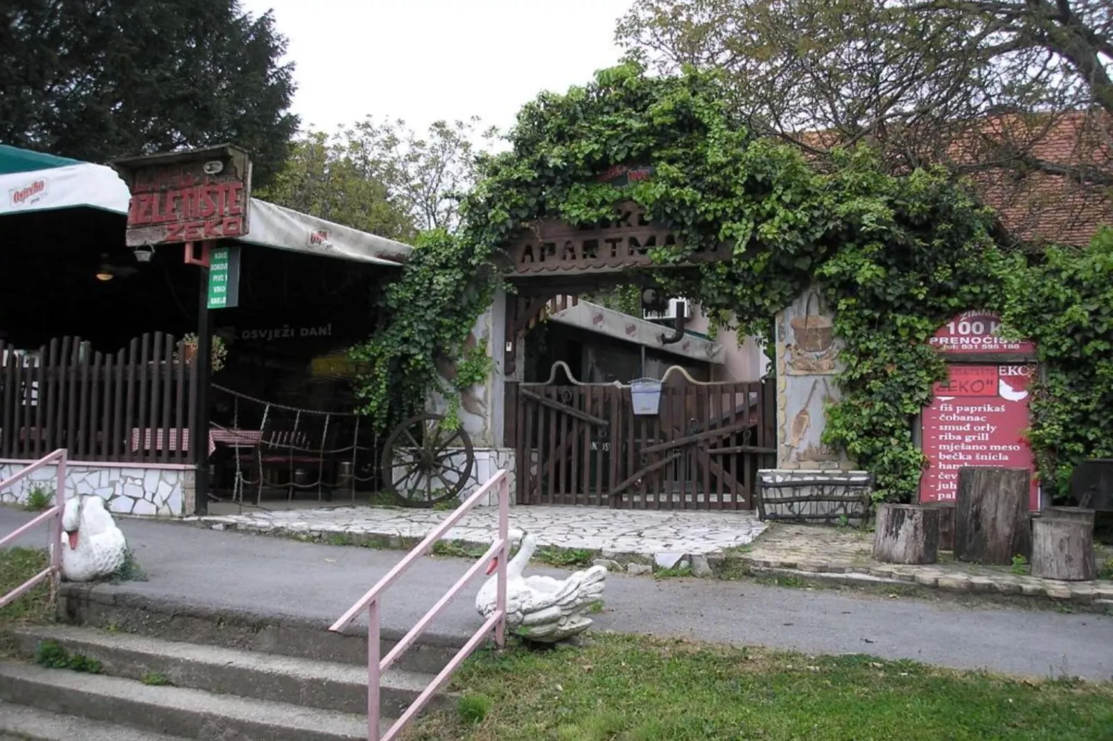 Rooms Zeko - Classic Double Room with Terrace-Im Freien