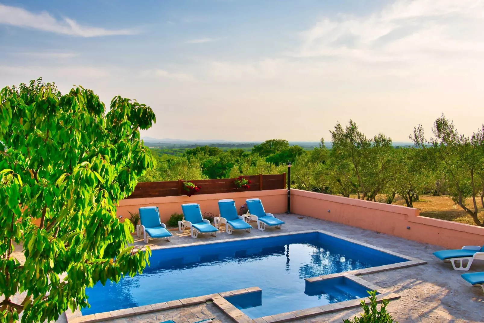 Apartment Visocane with private pool-Schwimmbad