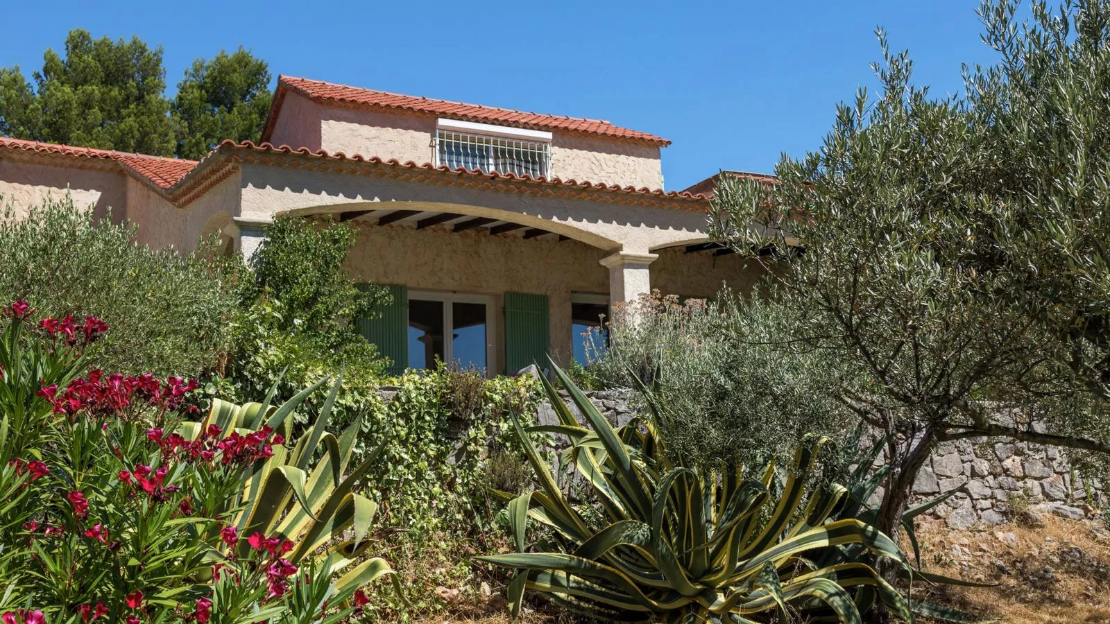 La Rocaille-Extérieur été