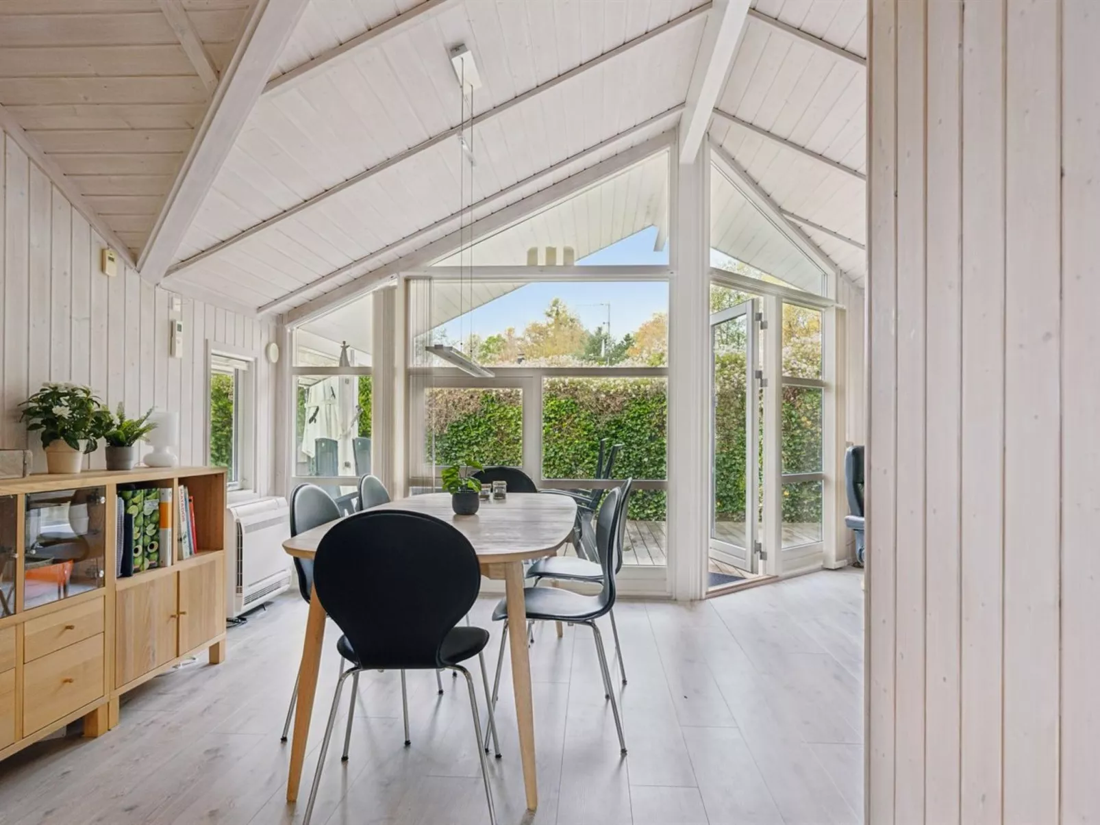 "Gyda" - 840m from the sea-Drinnen