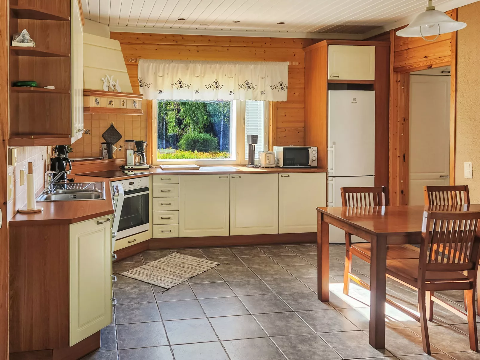 Villa soittoranta-Drinnen