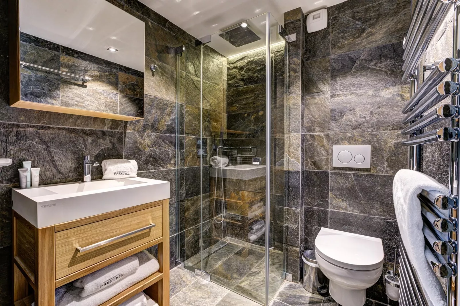 Black Pearl-Badezimmer